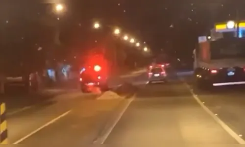 Homem a cavalo tenta fugir de viatura do Choque no Paraná; veja