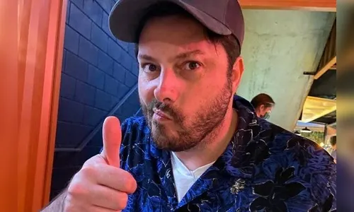 Gentili mostra mensagem que recebeu de homem que matou petista em Foz