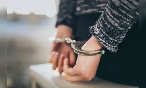 Mulher é presa após tentativa de estelionato, em Arapongas