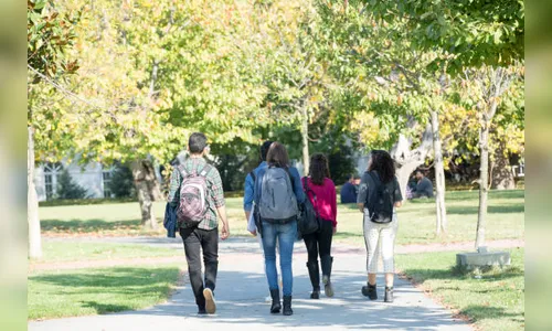 Professora é sexualmente agredida por aluna em Maringá; entenda