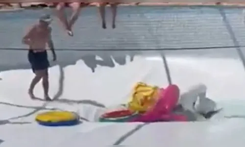 Homem morre após ser sugado por cratera no fundo da piscina; veja