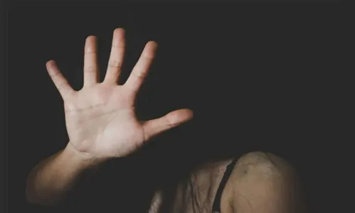 Homem agride a ex-esposa na frente dos filhos e é preso em Arapongas