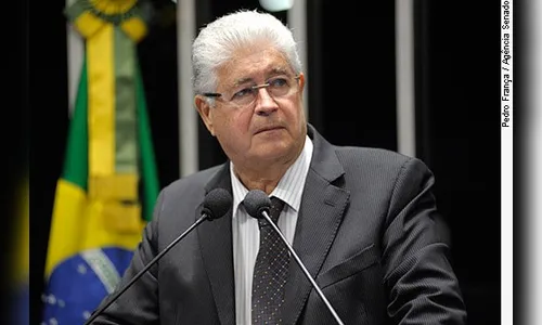 Requião confirma candidatura ao governo do Paraná