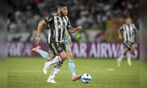 Hulk marca de pênalti e garante o Atlético-MG nas quartas de final