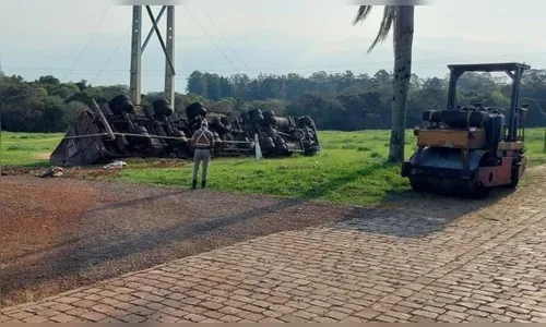 Mãe morre após saber da morte de filho em acidente entre caminhões