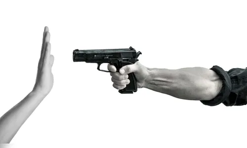 Pedestre que ia para o trabalho é assaltado em Apucarana