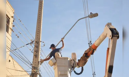 Mais de 200 luminárias de Led são instaladas em Faxinal; confira