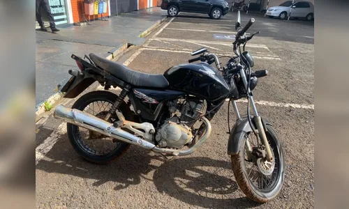 PM de Apucarana encontra moto furtada em matagal