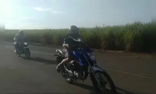 'Racha' entre motociclistas no Paraná deixa três feridos; veja