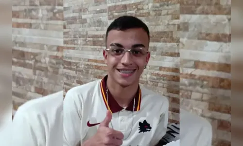 Motociclista de 18 anos que atropelou mulher morre no hospital