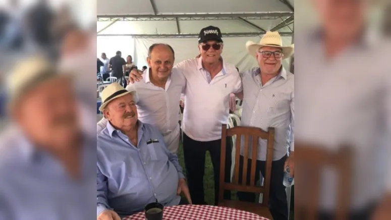 Carneiro da Metafa ladeado por Ézio Missiato, deputado Dr. Batista e Miltinho Púpio