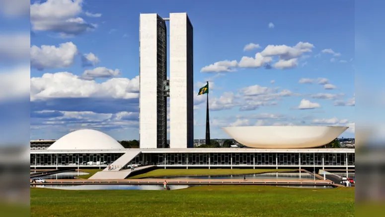 Os movimentos sociais no Brasil foram determinantes no processo de redemocratização do país influenciando e redefinindo os rumos da nossa política