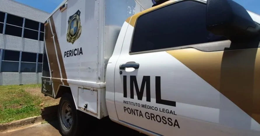 O IML de Ponta Grossa fez a remoção do corpo para exames