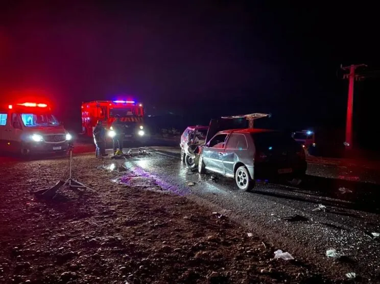 O trânsito na rodovia foi liberado ainda durante a madrugada deste sábado