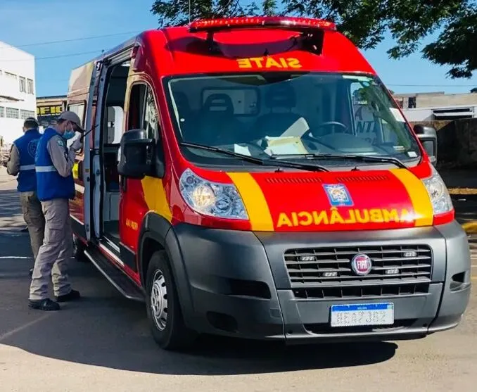 Os Bombeiros foram chamados por volta das 11h45