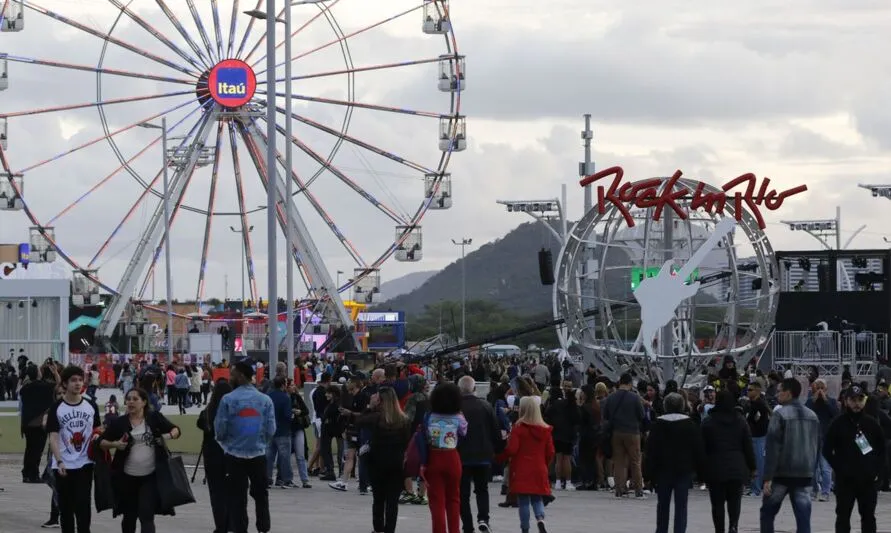 Roqueiros do Iron Maiden, Dream Theater e Gojira abrem o evento.