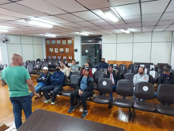 Servidores das secretarias de Serviços Públicos e de Esportes da Prefeitura de Apucarana estão recebendo formação brigadista