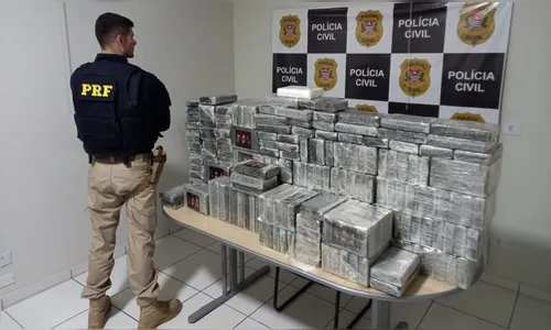 PRF apreende cerca de 250 quilos de cocaína em trailer de maringaense