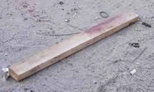 Homem fica ferido após levar paulada na cabeça durante briga