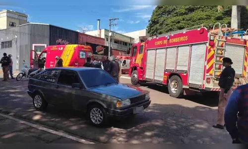 Bombeiros atendem acidente de trânsito no centro de Ivaiporã