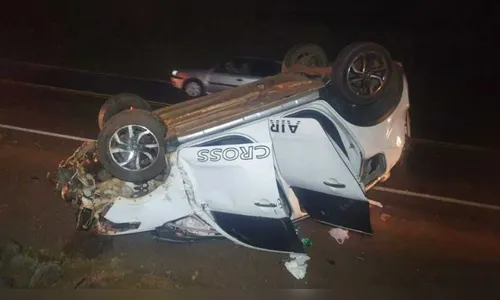 Homem e três crianças ficam feridos após carro capotar na PR-280