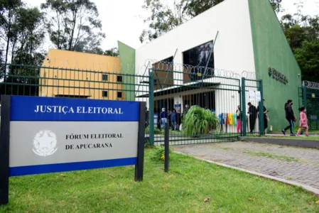 Dos 220 pedidos de voto em trânsito na região, 70 foram feitos no cartório eleitoral de Apucarana