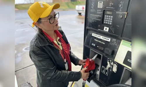 Gasolina comum é encontrada a R$ 4,89 o litro em Arapongas