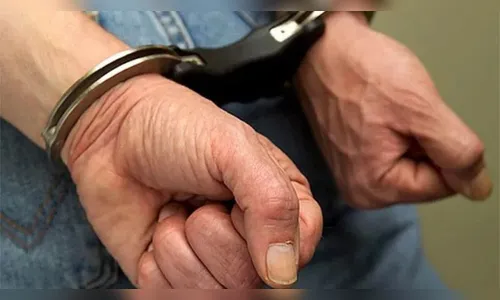 Viciado ameaça mãe doente por R$ 10 e, denunciado pela irmã, é preso