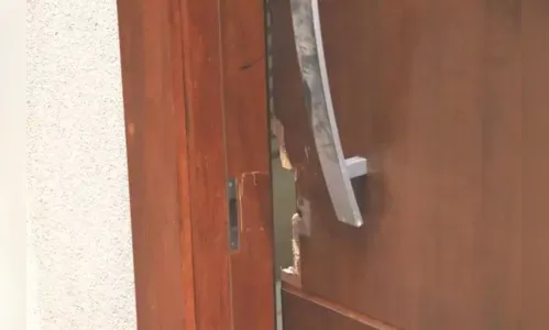 Ladrões arrombam casa em Faxinal e furtam objetos e carro