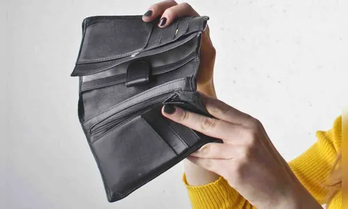 Jovem acusa amiga de furtar carteira com R$ 1 mil, em Borrazópolis