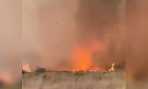 Tornado de fogo é registrado por bombeiros na França
