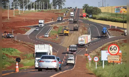 Alças laterais do novo trevo da PR-466 são liberadas, obras continuam