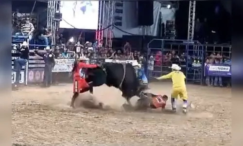 Vídeo: salva-vidas é arremessado e pisoteado por touro durante rodeio