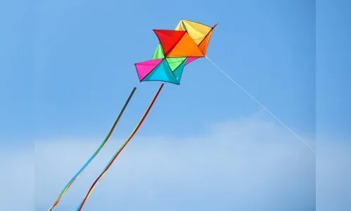 Motociclista se enrosca em linha de pipa com cerol em Apucarana