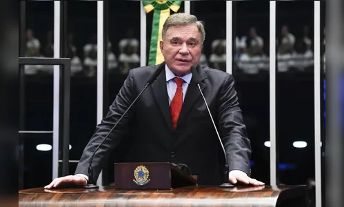 Paraná: Podemos confirma Álvaro Dias como candidato ao Senado