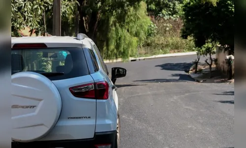 Travessas de paralelepípedo ganham recape asfáltico