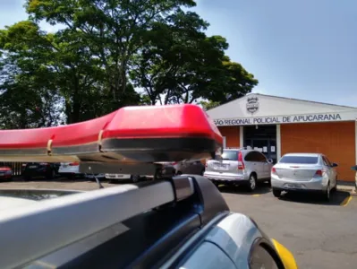 O trabalhador contou que um homem, usando uma arma longa, invadiu a empresa