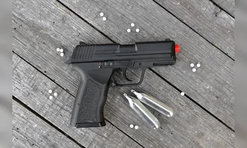 Ladrões arrombam vitrine e furtam pistolas de Airsoft em Apucarana