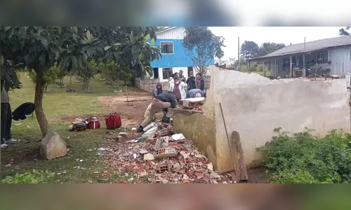 Parede cai sobre pedreiro e deixa trabalhador ferido no Paraná