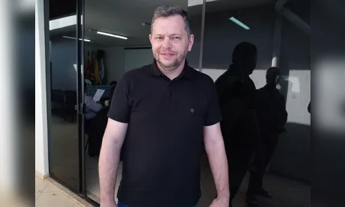 Paulo Vital grava para rádio e televisão