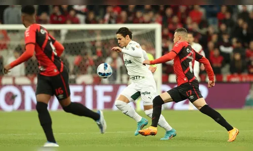 Exame detecta lesão e Raphael Veiga inicia corrida para nova decisão