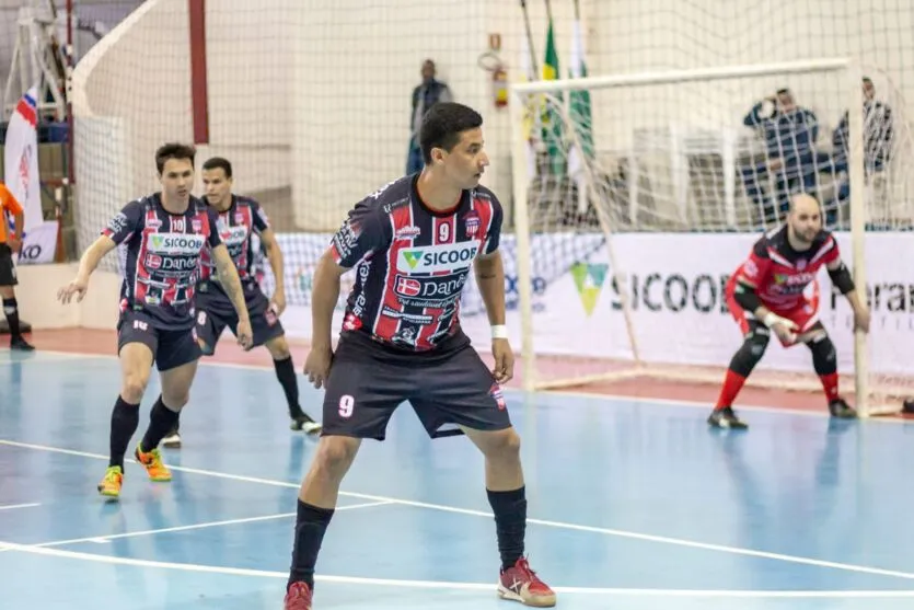 Gaúcho, pivô do Apucarana Futsal, é desfalque para a partida deste sábado (10), em Medianeira
