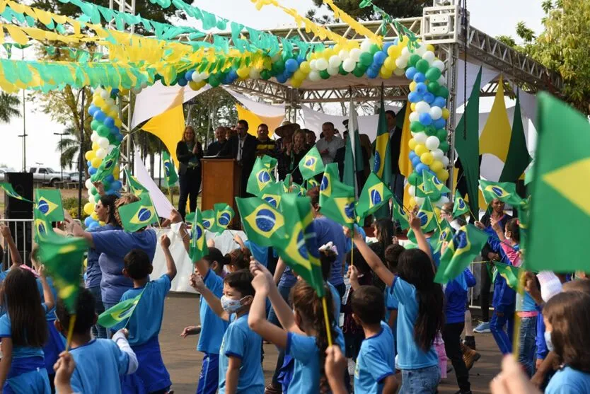 A prefeita, Maria Regina Della Rosa Magri, fez seu discurso