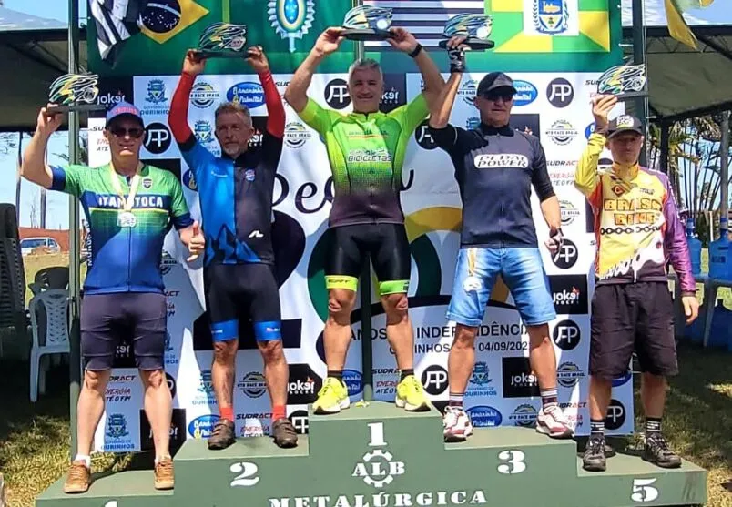 Edenilson Valdinei Máximo, de 55 anos, foi campeão em mais uma prova de ciclismo