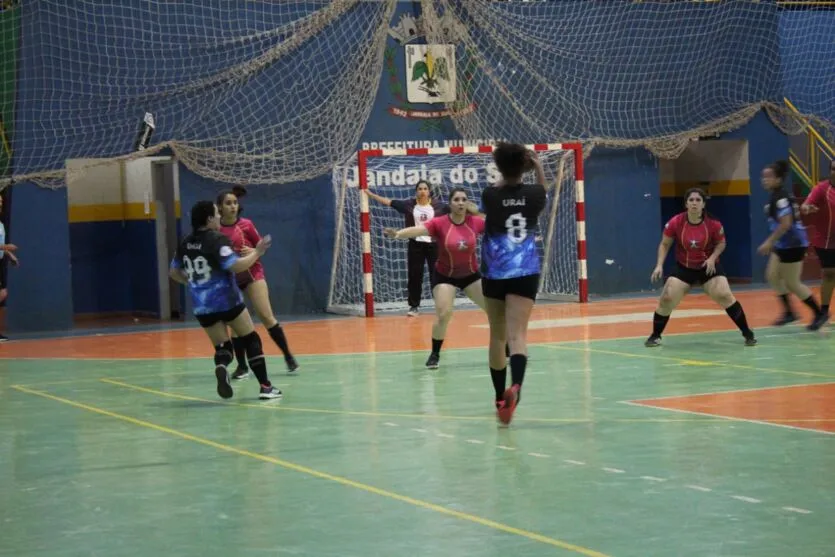 Equipe de handbol de Uraí, que ficou em quarto lugar no Jogos Abertos do Paraná