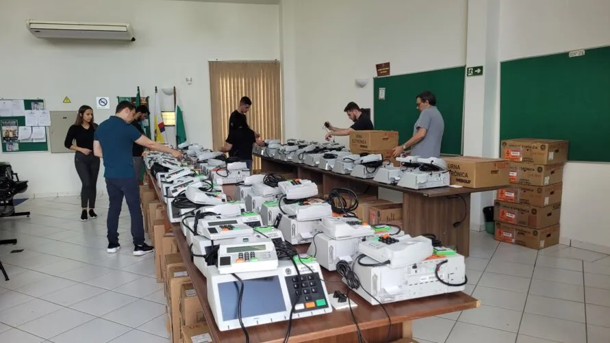 Fórum Eleitoral de Apucarana preparou 339 urnas para votação deste domingo (2)