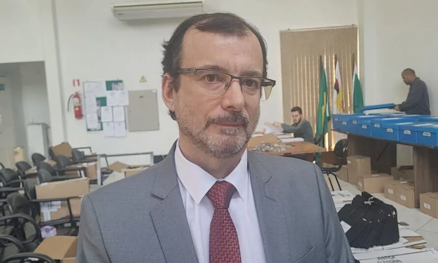 Juiz eleitoral Rogério Tragibo de Campos espera votação sem incidentes neste domingo (2) em Apucarana