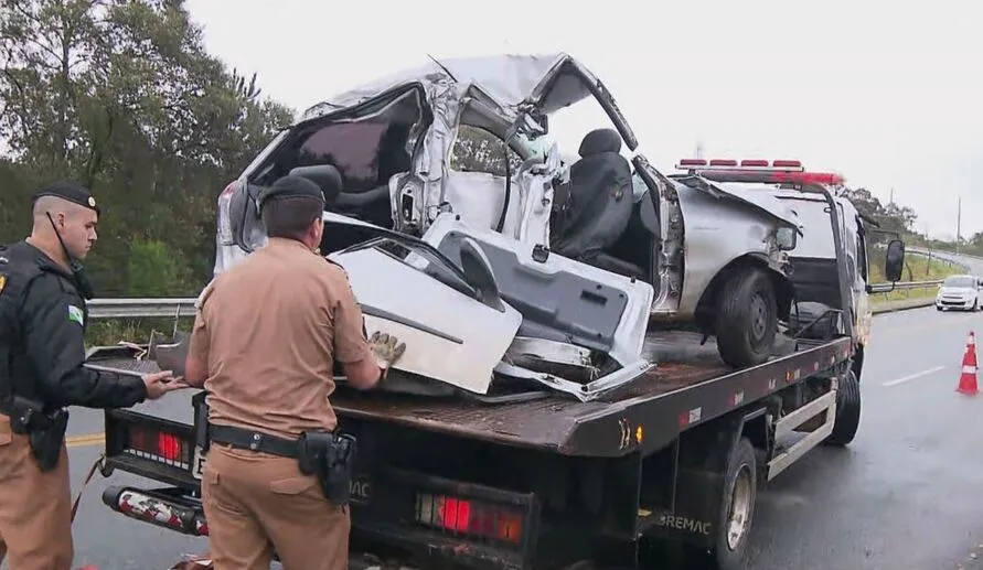 Militar da Aeronáutica morreu em batida de carro contra poste, na Região de Curitiba.