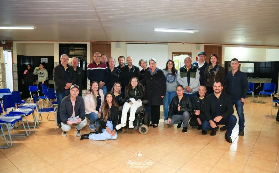 O Rotary Club de Jardim Alegre (distrito 4710), adquiriu uma cadeira de rodas motorizada para doação para a jovem Amanda Gabriele Carvalho dos Santos