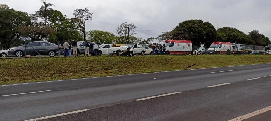 O primeiro acidente foi registrado entre três veículos